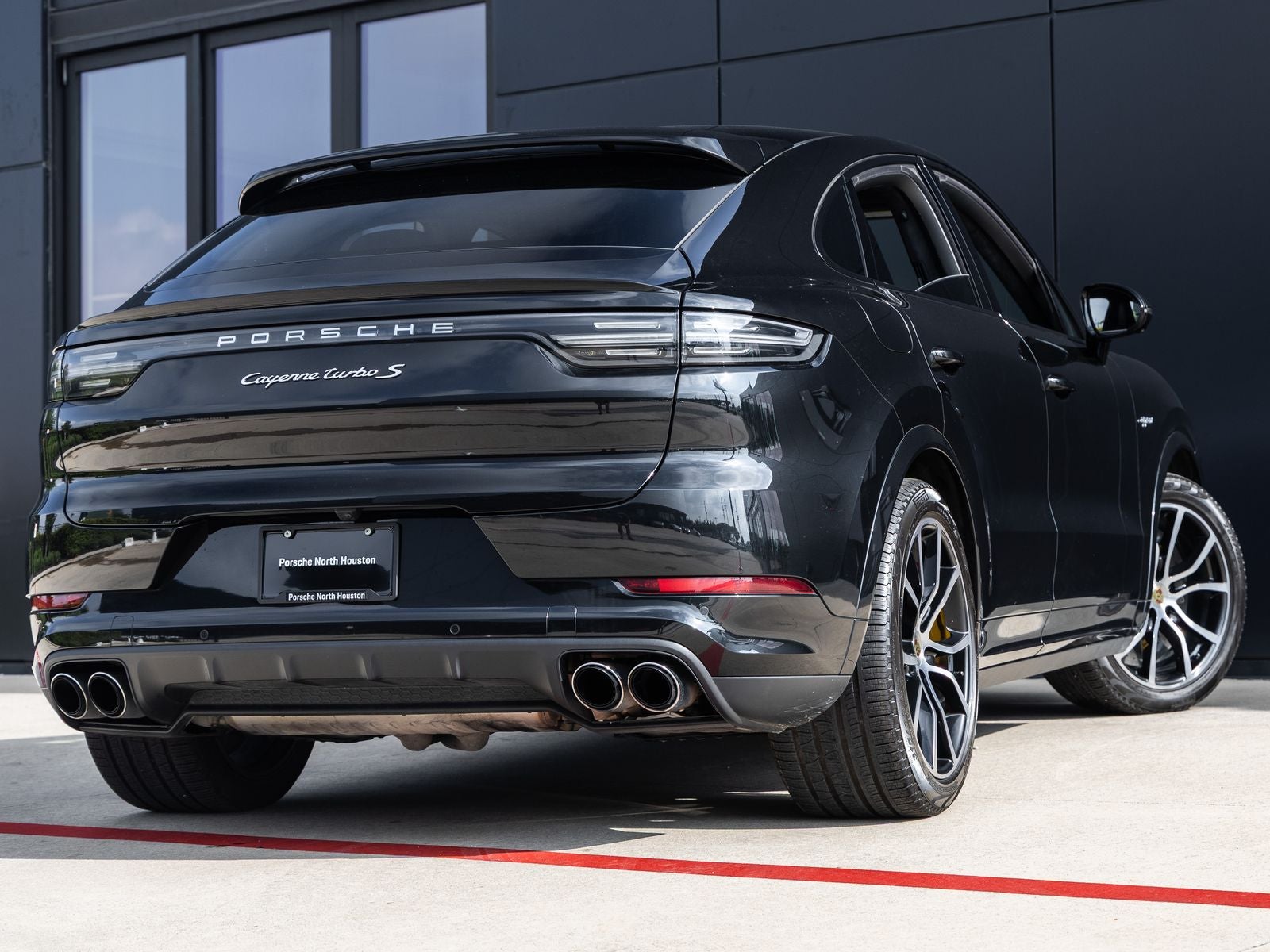 2023 Porsche Cayenne Turbo S E-Hybrid Coupe