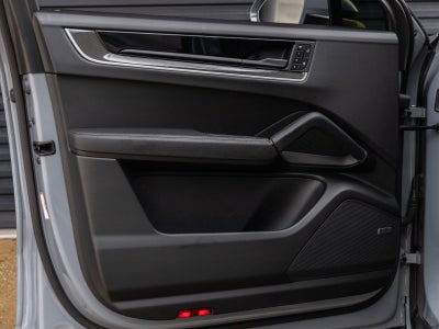 2024 Porsche Cayenne S Coupe