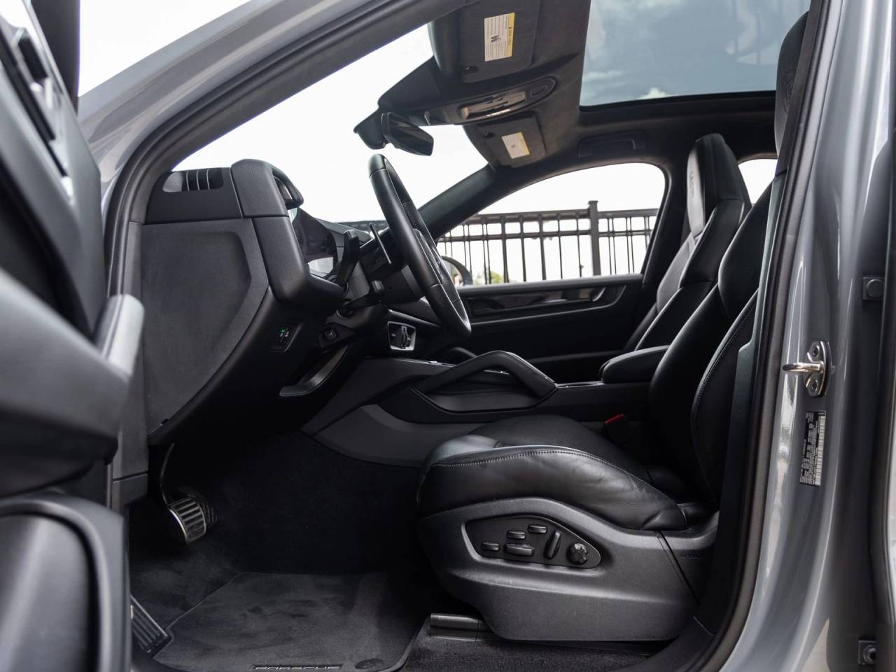 2024 Porsche Cayenne S Coupe