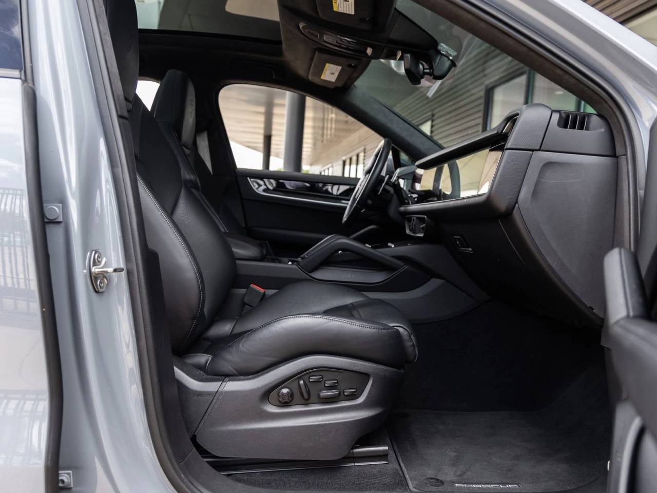 2024 Porsche Cayenne S Coupe
