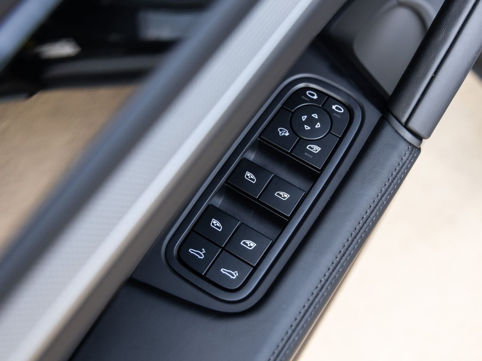 2025 Porsche Cayenne S Coupe