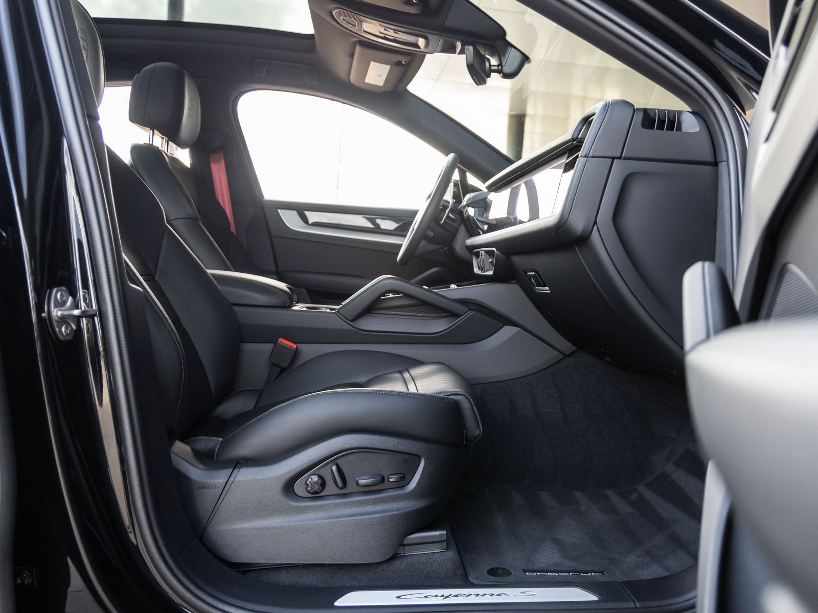 2025 Porsche Cayenne S Coupe