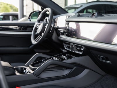 2025 Porsche Cayenne S Coupe