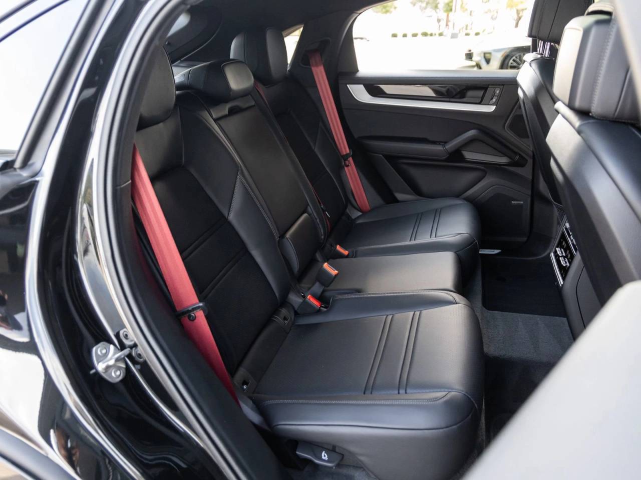 2025 Porsche Cayenne S Coupe