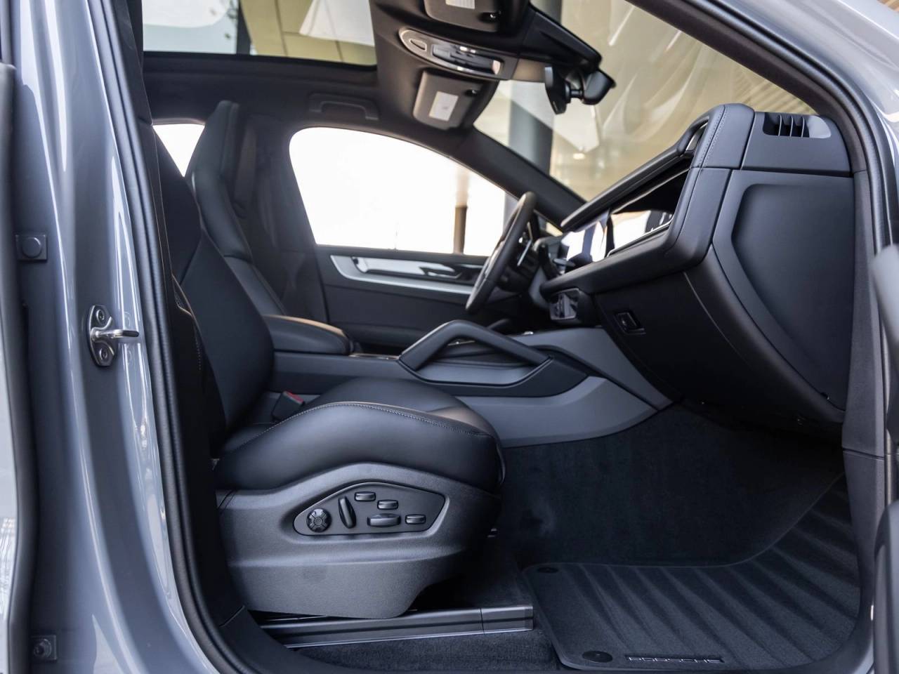 2026 Porsche Cayenne Cayenne S Coupe