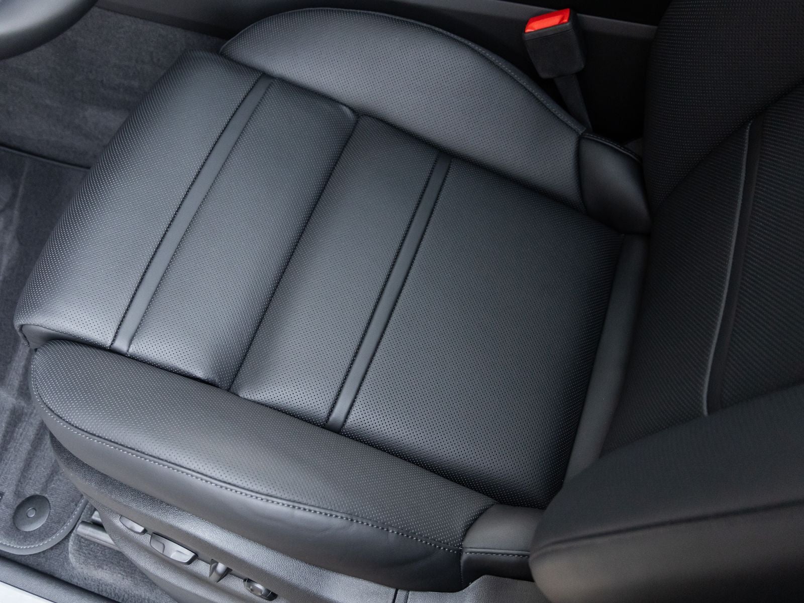 2025 Porsche Cayenne S Coupe