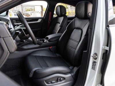 2025 Porsche Cayenne S Coupe