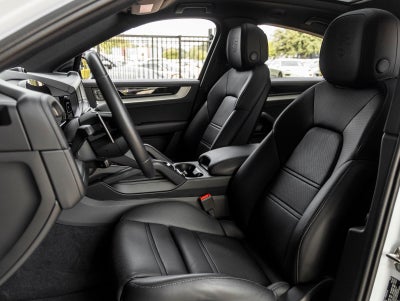 2025 Porsche Cayenne Cayenne S Coupe