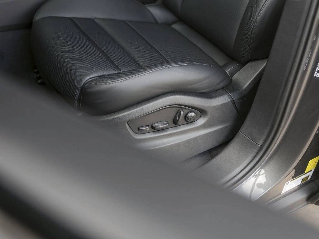 2025 Porsche Cayenne S Coupe