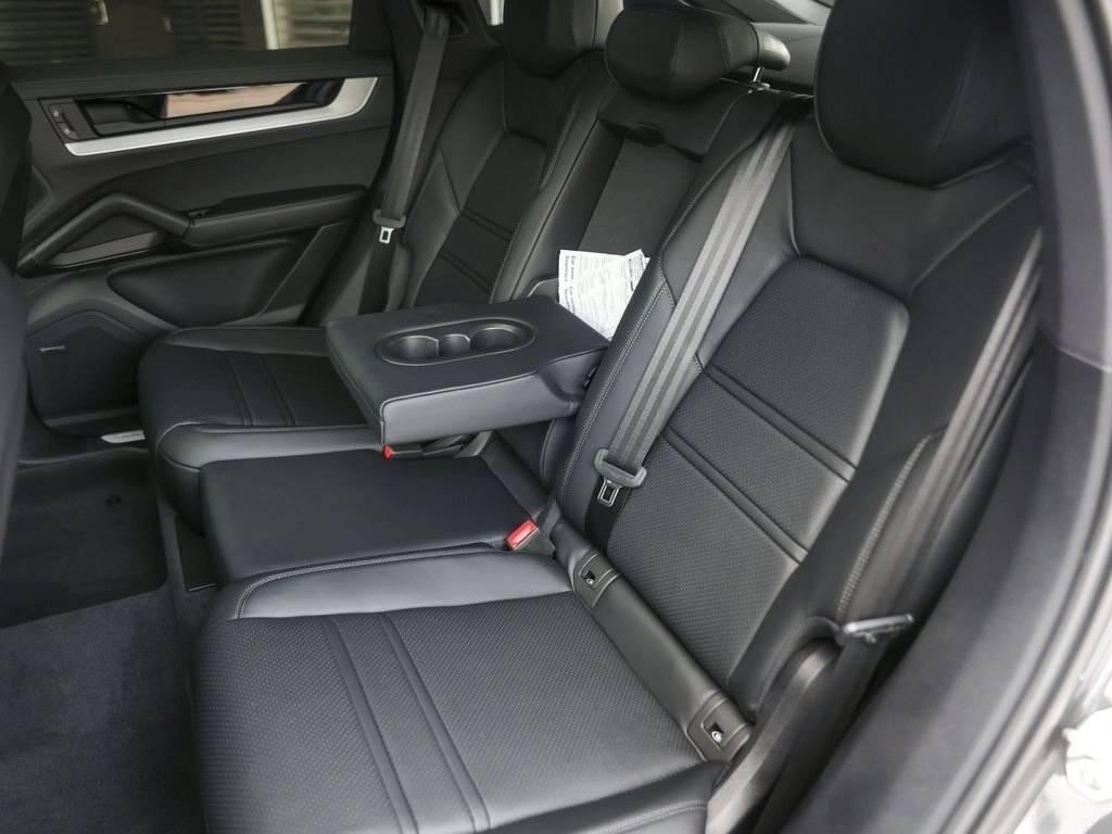 2025 Porsche Cayenne S Coupe