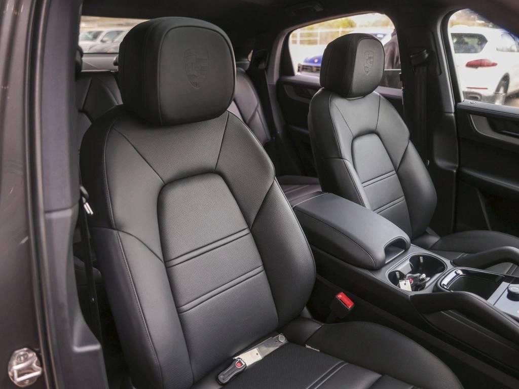 2025 Porsche Cayenne S Coupe