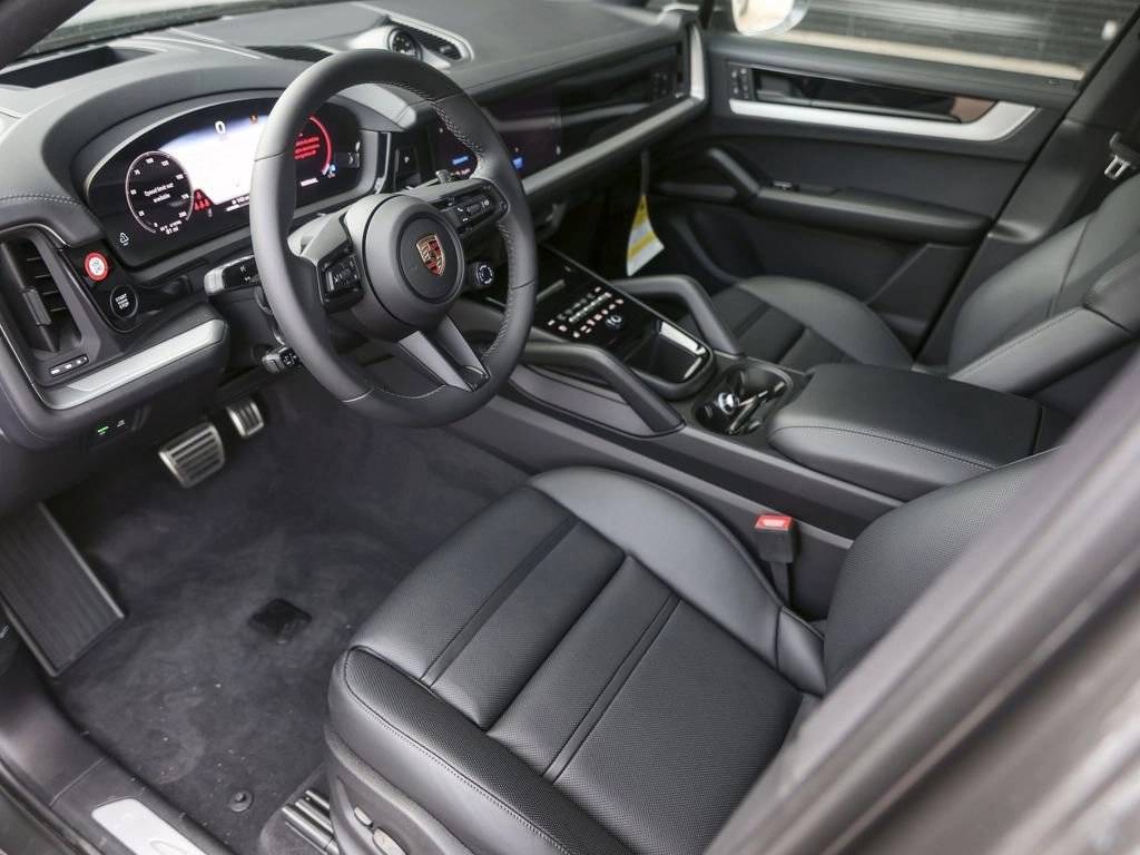 2025 Porsche Cayenne S Coupe