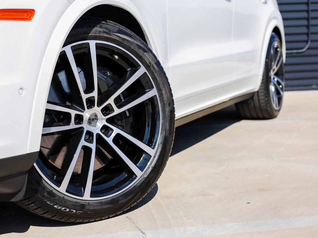 2025 Porsche Cayenne Turbo E-Hybrid Coupe