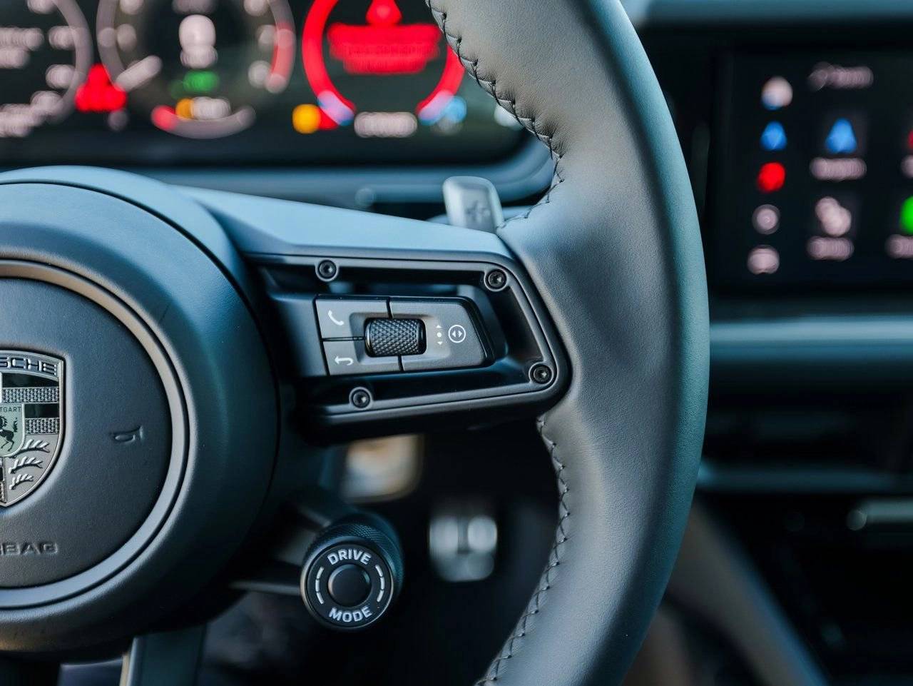 2025 Porsche Cayenne Turbo E-Hybrid Coupe