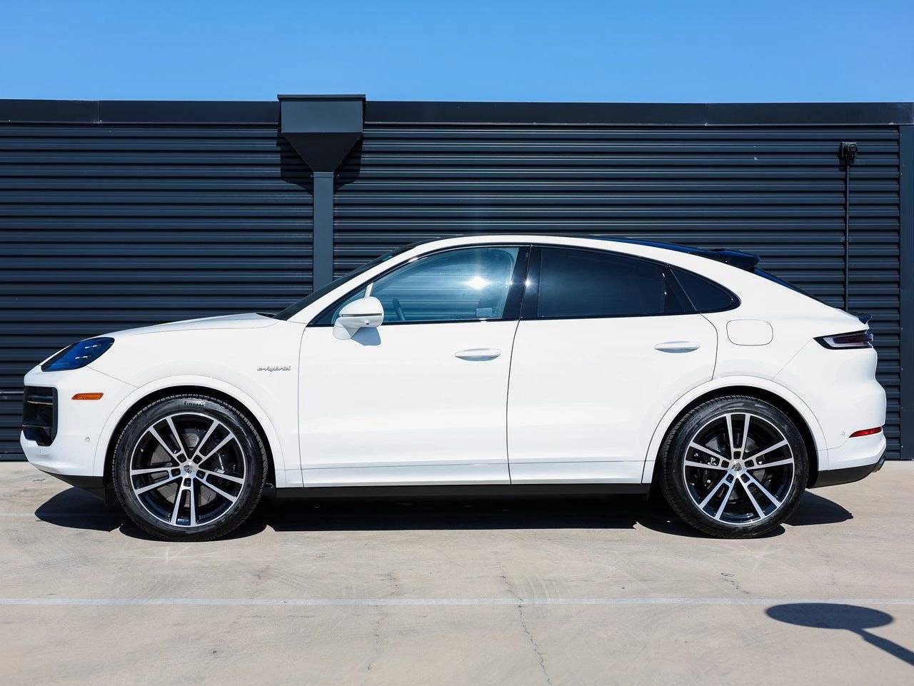 2025 Porsche Cayenne Turbo E-Hybrid Coupe