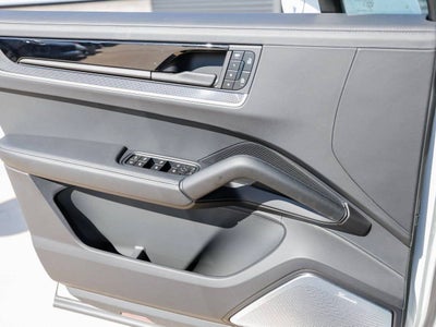 2025 Porsche Cayenne Turbo E-Hybrid Coupe