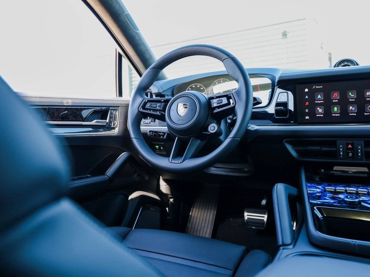 2025 Porsche Cayenne Turbo E-Hybrid Coupe