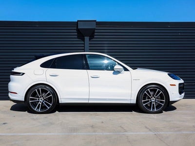 2025 Porsche Cayenne Turbo E-Hybrid Coupe