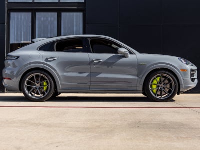 2025 Porsche Cayenne E-Hybrid Coupe Turbo