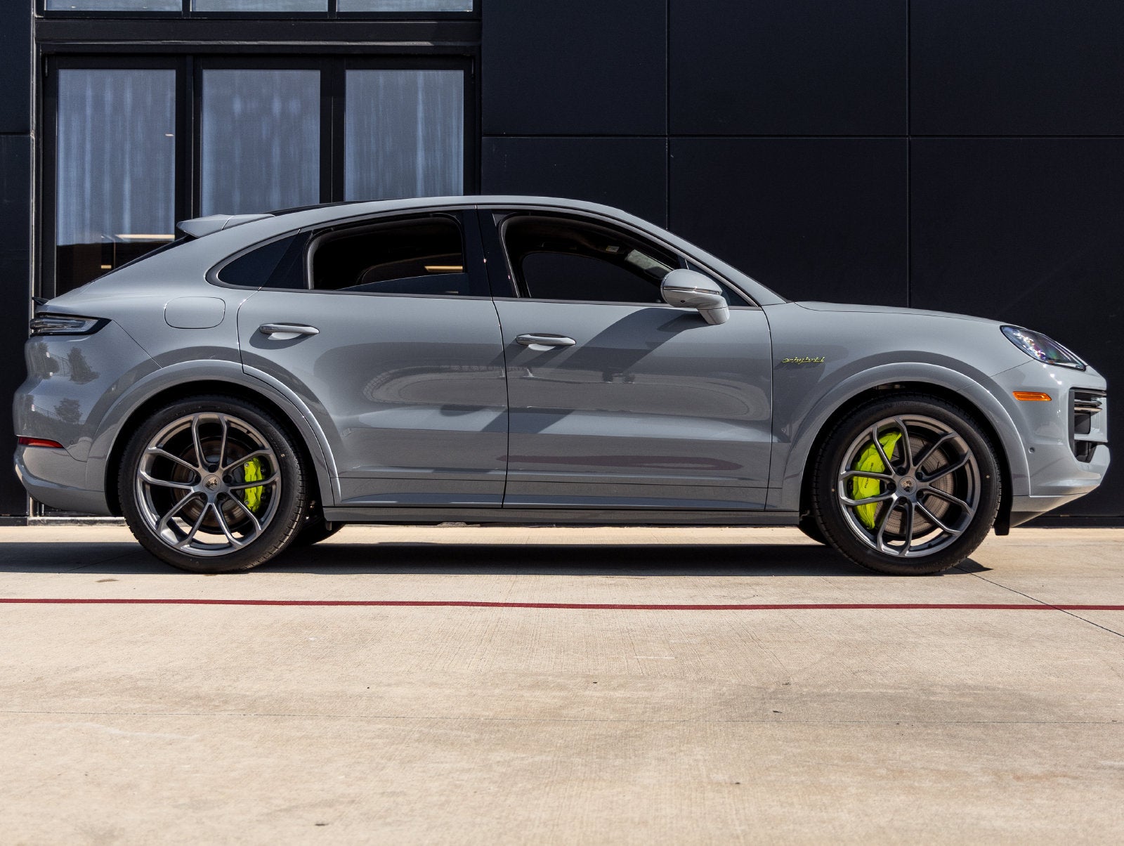 2025 Porsche Cayenne E-Hybrid Coupe Turbo