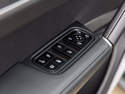 2025 Porsche Cayenne E-Hybrid Coupe Turbo