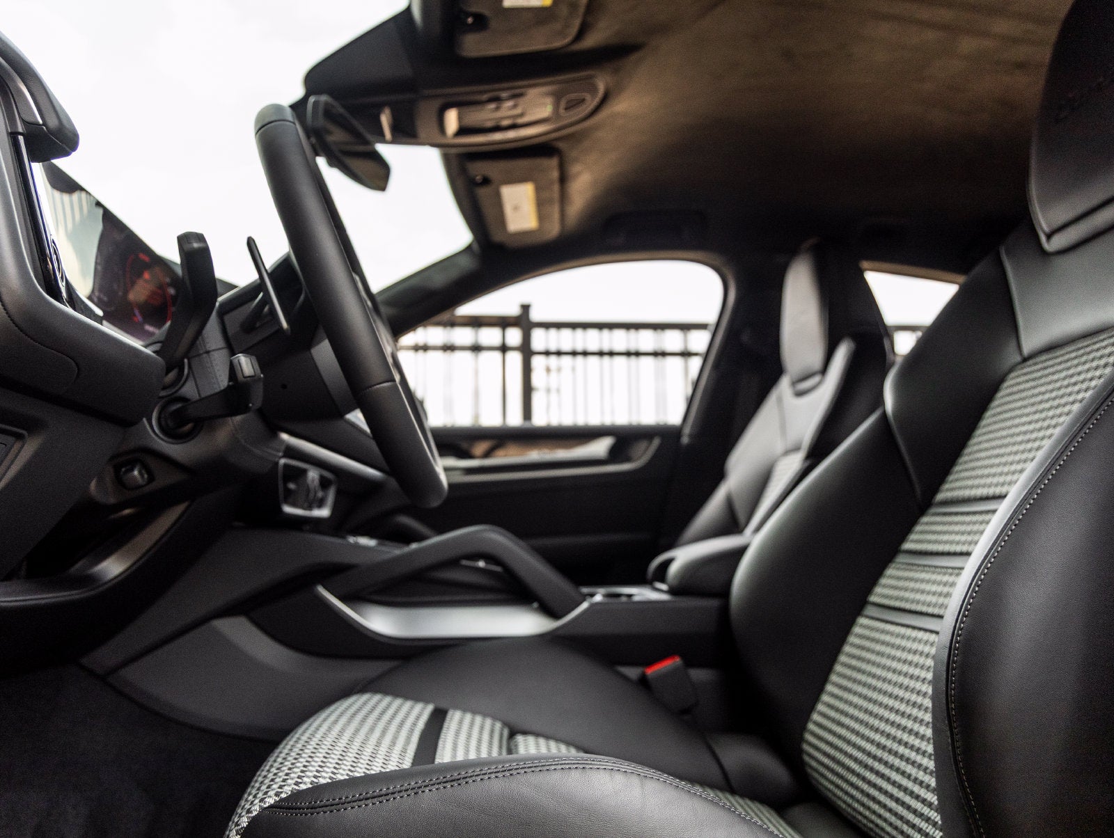 2025 Porsche Cayenne E-Hybrid Coupe Turbo