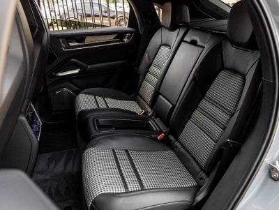 2025 Porsche Cayenne E-Hybrid Coupe Turbo