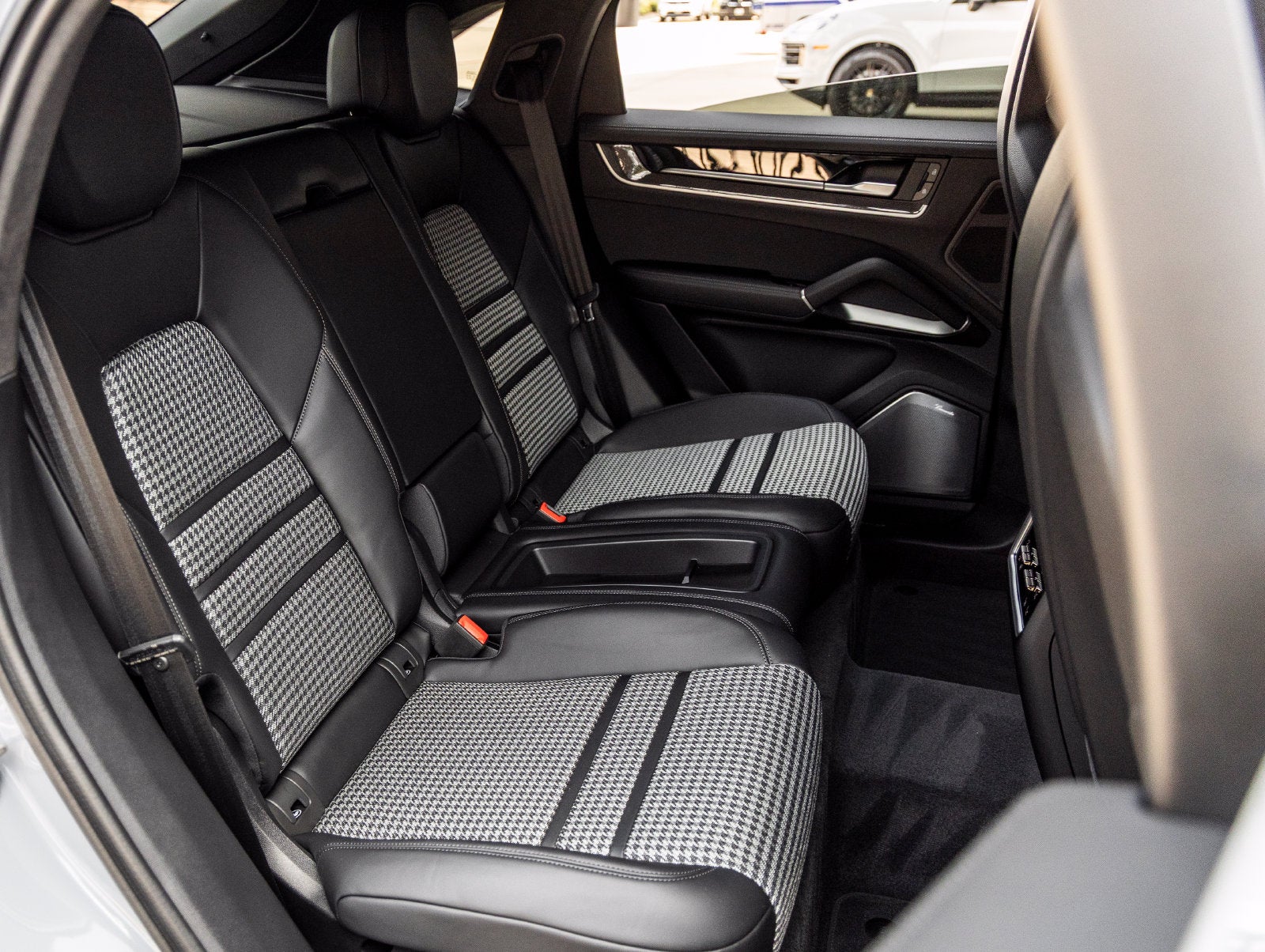 2025 Porsche Cayenne E-Hybrid Coupe Turbo