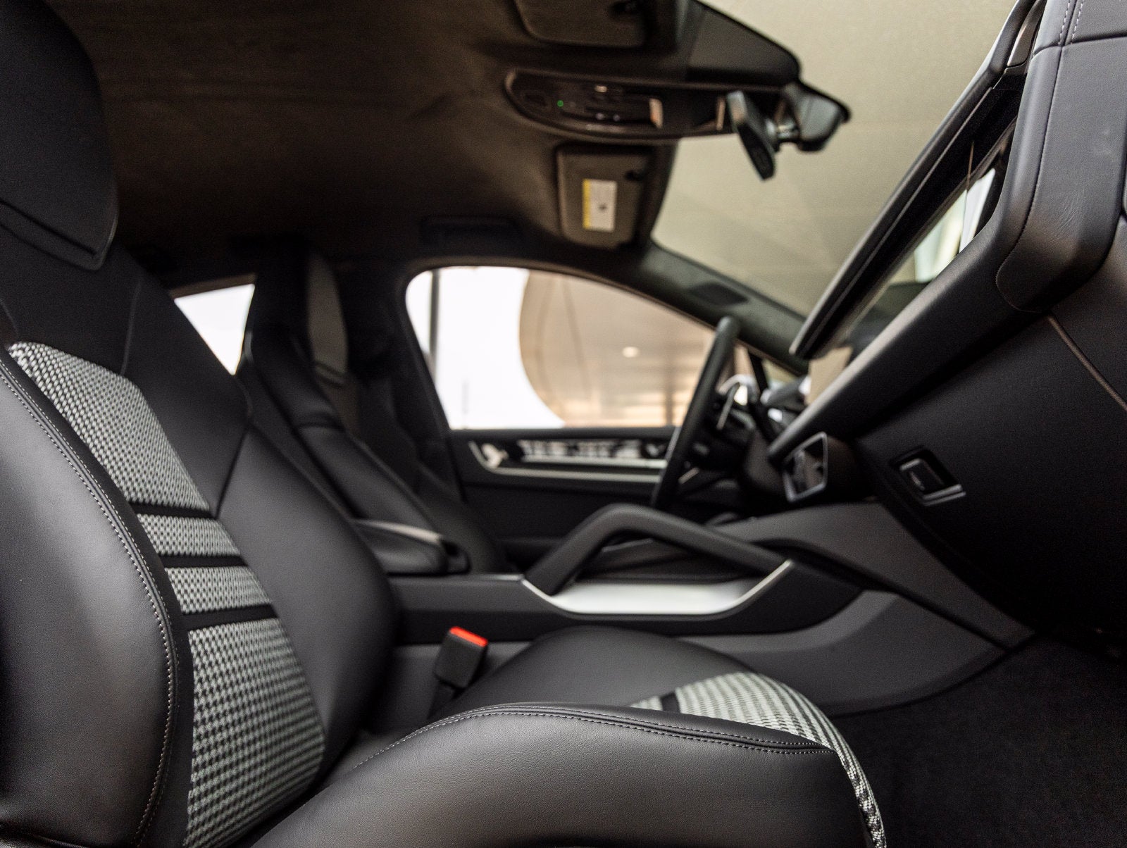 2025 Porsche Cayenne E-Hybrid Coupe Turbo