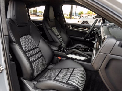 2025 Porsche Cayenne E-Hybrid Coupe Turbo