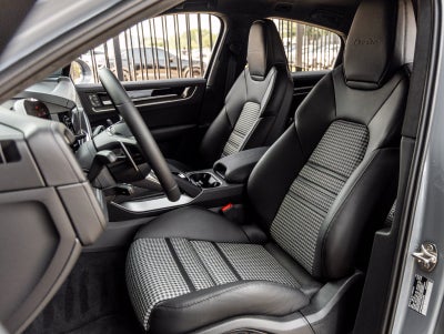 2025 Porsche Cayenne E-Hybrid Coupe Turbo