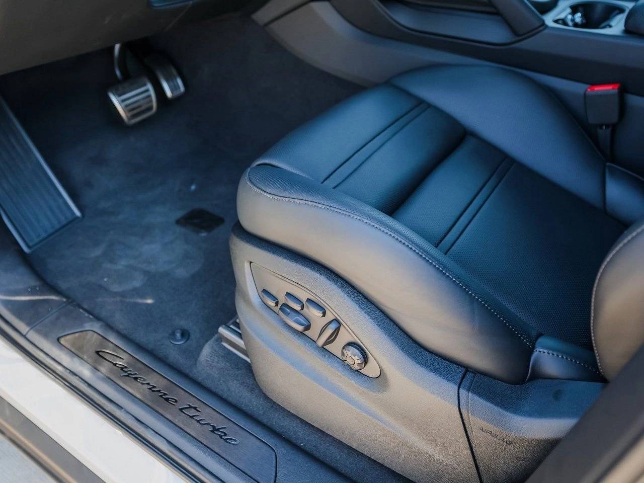 2025 Porsche Cayenne Turbo E-Hybrid Coupe