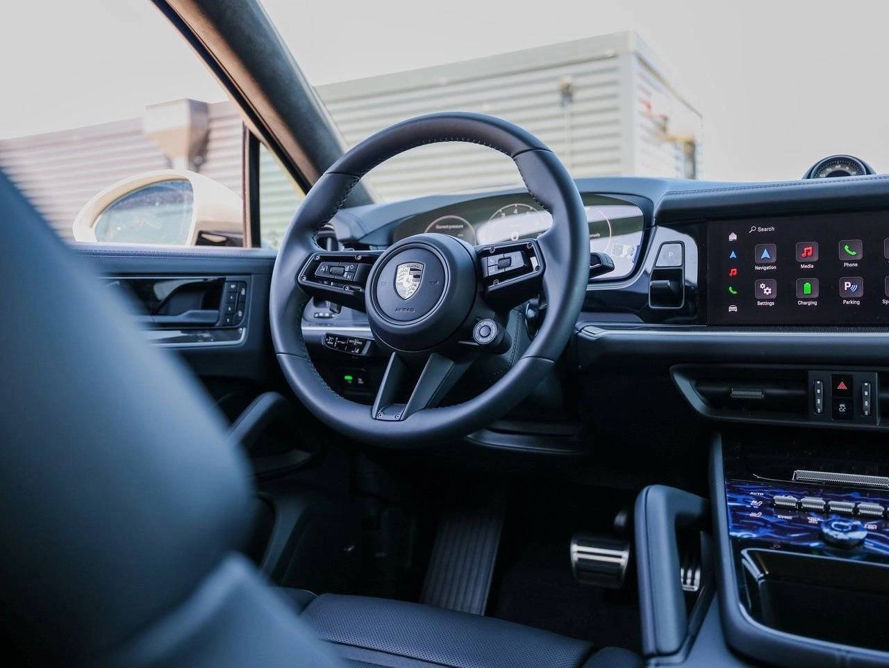 2025 Porsche Cayenne Turbo E-Hybrid Coupe