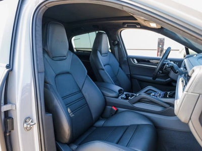 2025 Porsche Cayenne Turbo E-Hybrid Coupe