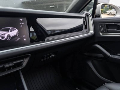 2025 Porsche Cayenne Turbo E-Hybrid Coupe