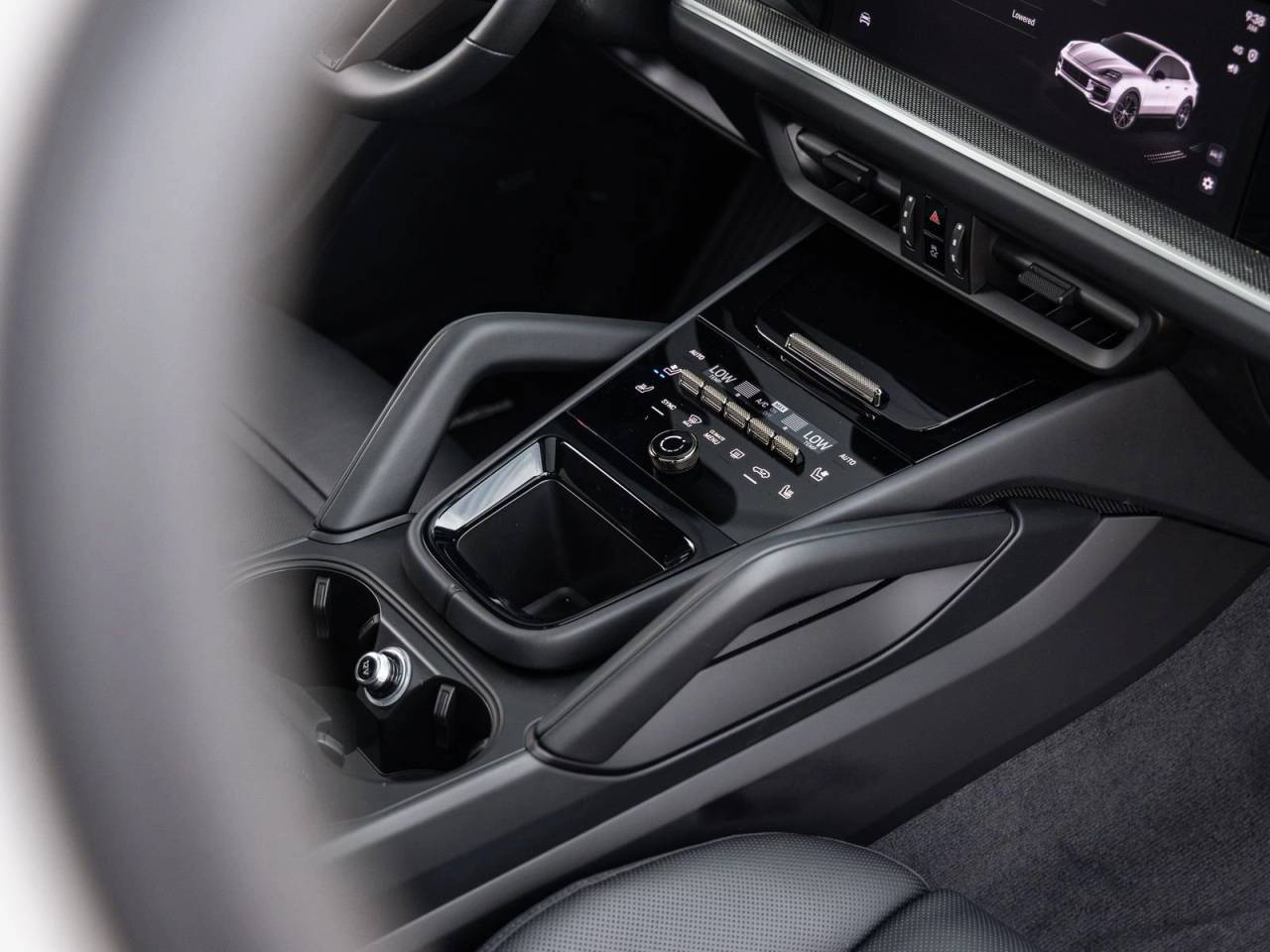 2025 Porsche Cayenne Turbo E-Hybrid Coupe