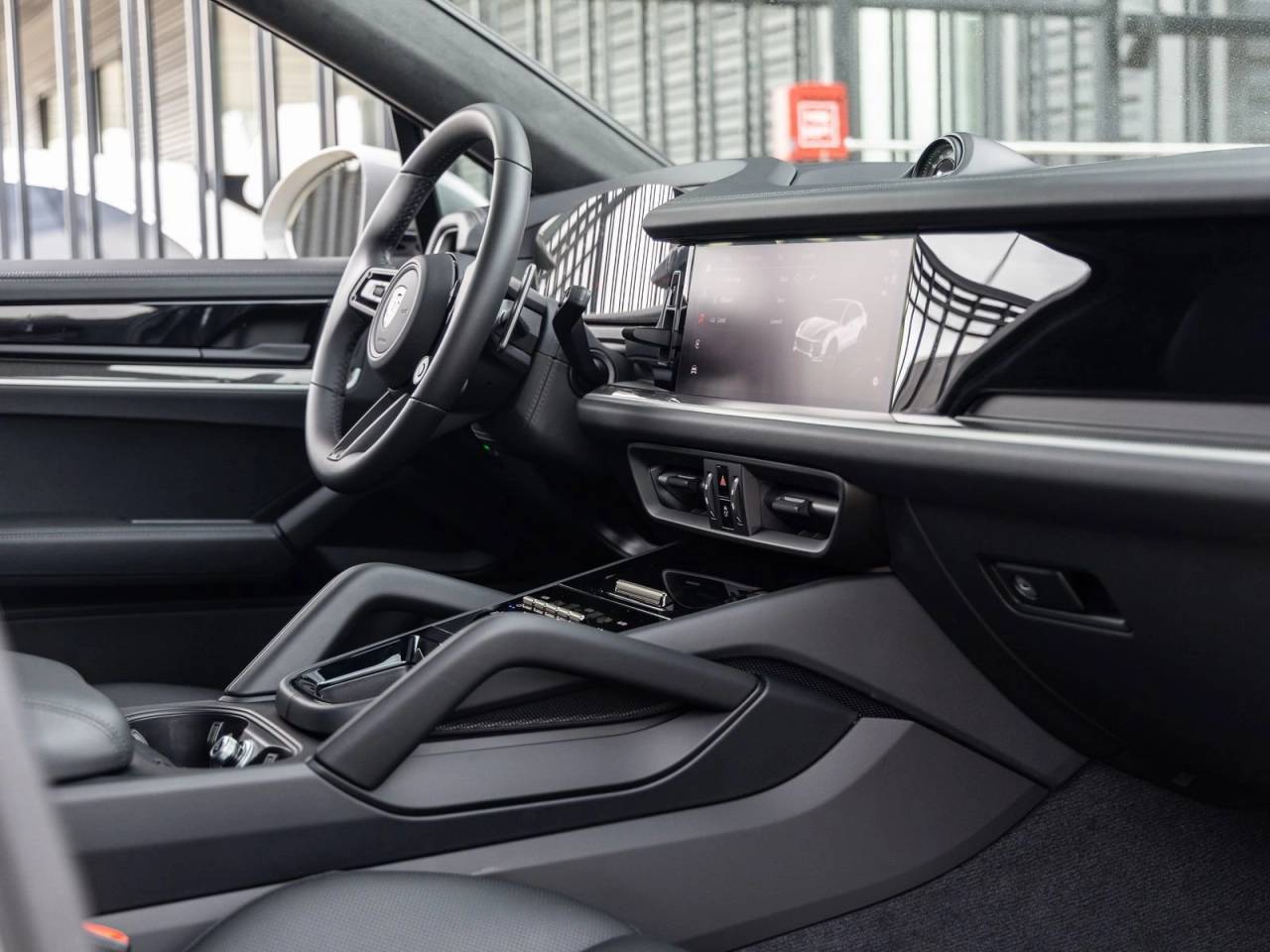 2025 Porsche Cayenne Turbo E-Hybrid Coupe
