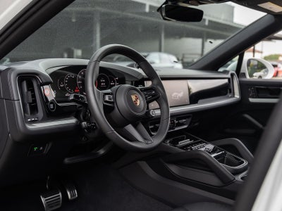2025 Porsche Cayenne S E-Hybrid Coupe