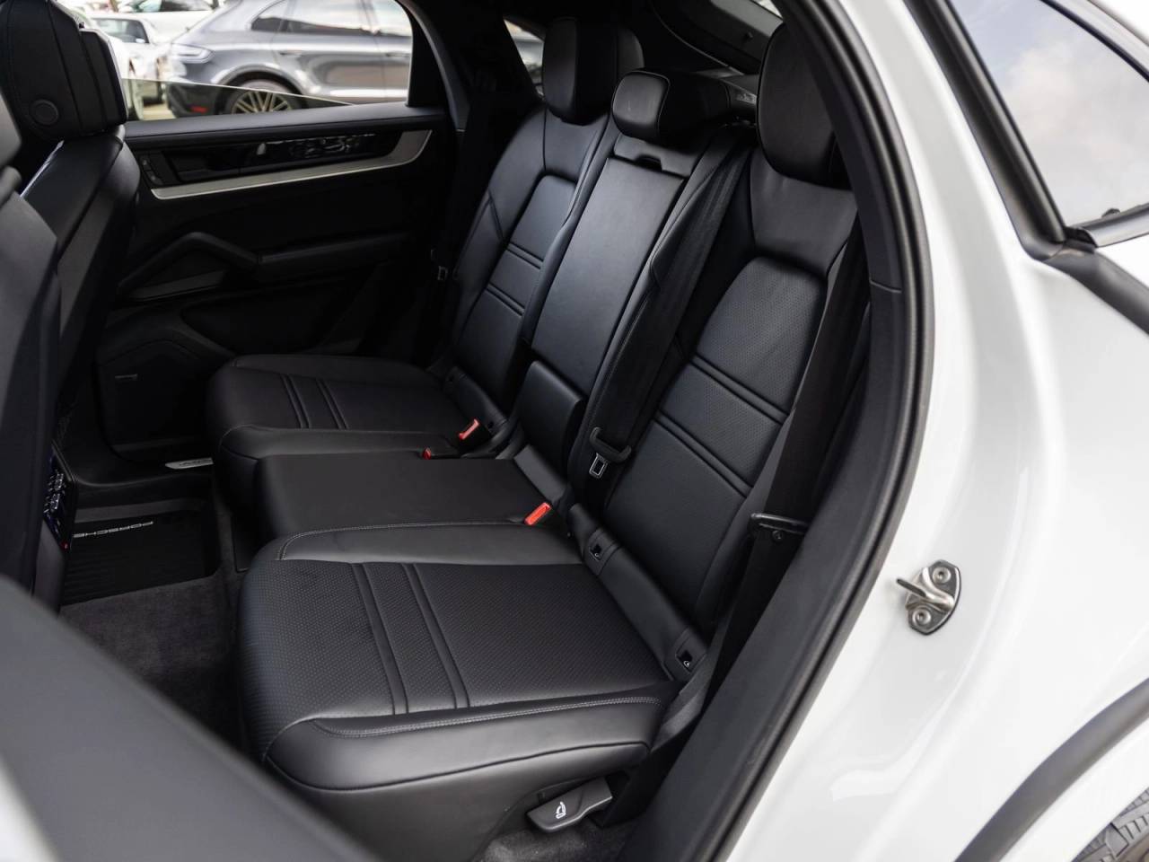 2025 Porsche Cayenne S E-Hybrid Coupe