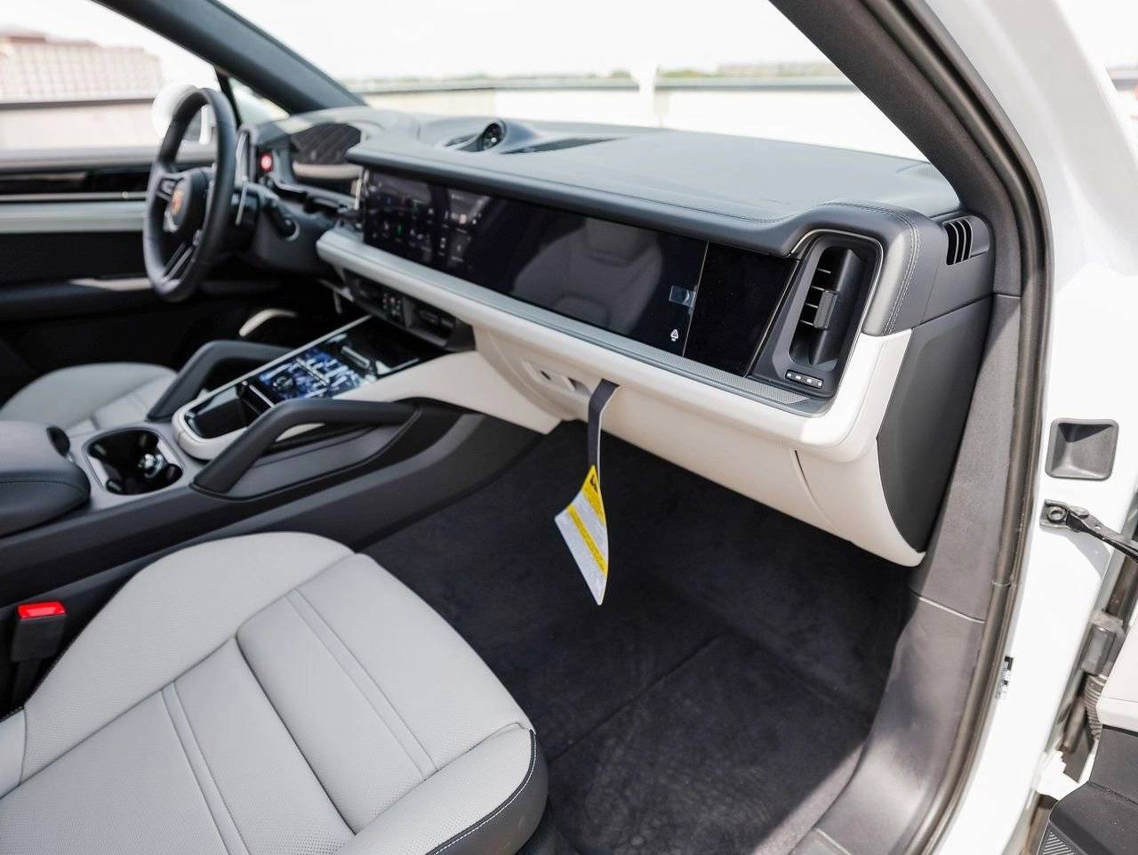 2025 Porsche Cayenne S E-Hybrid Coupe