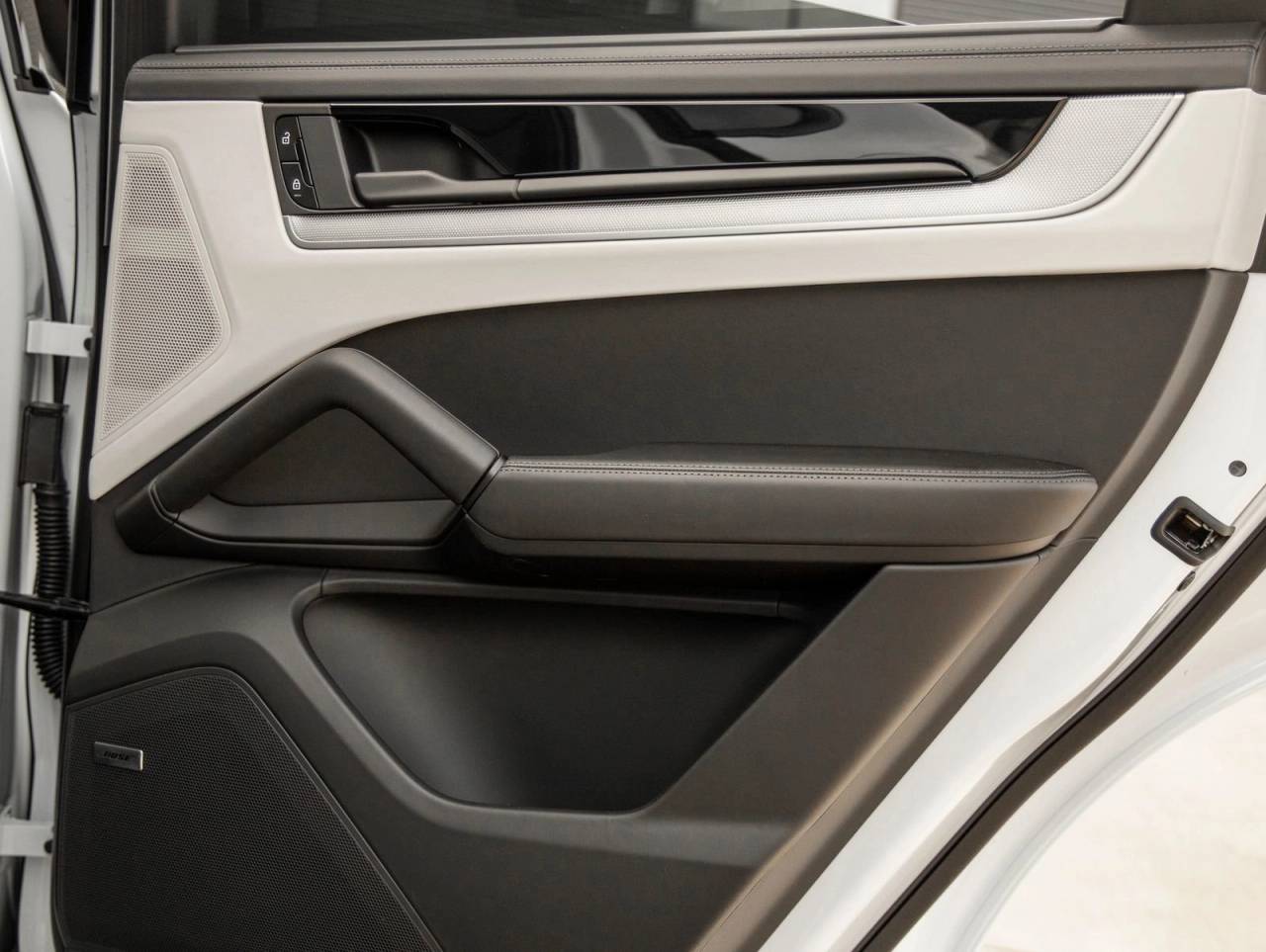 2025 Porsche Cayenne S E-Hybrid Coupe