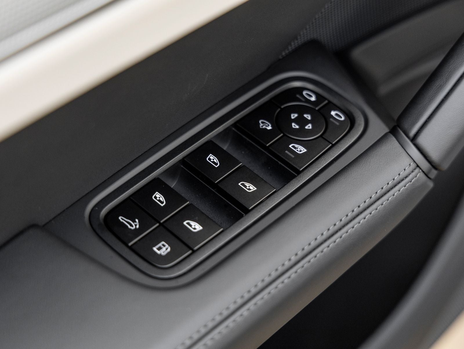 2026 Porsche Cayenne S E-Hybrid Coupe