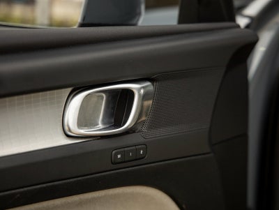 2021 Volvo XC40 Momentum