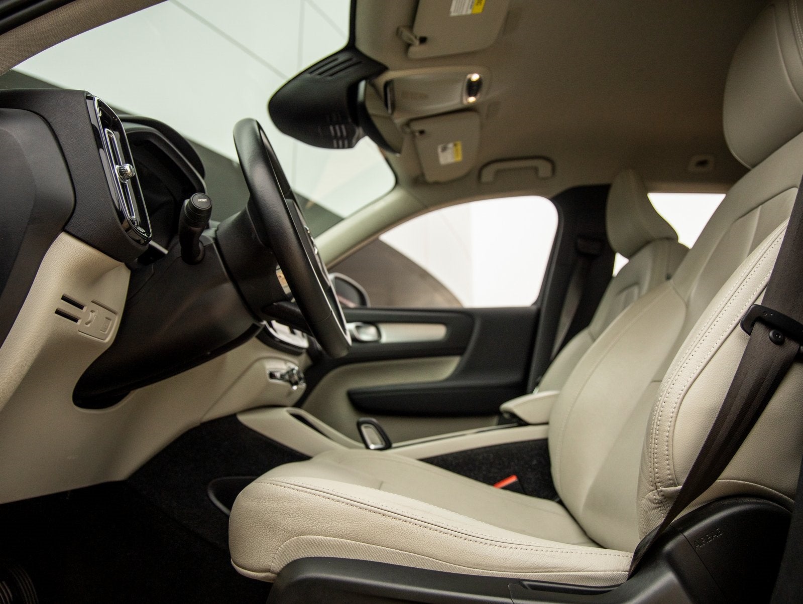 2021 Volvo XC40 Momentum