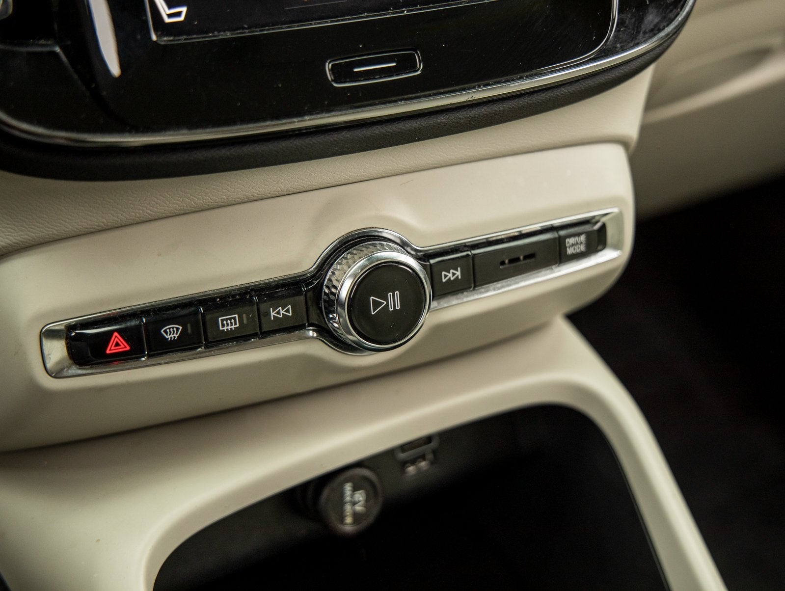 2021 Volvo XC40 Momentum