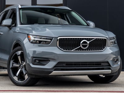 2021 Volvo XC40 Momentum