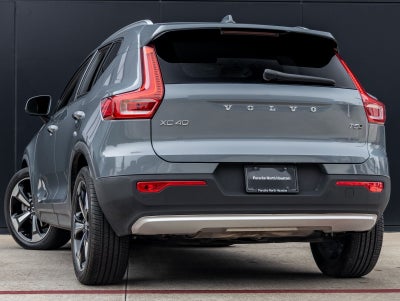 2021 Volvo XC40 Momentum
