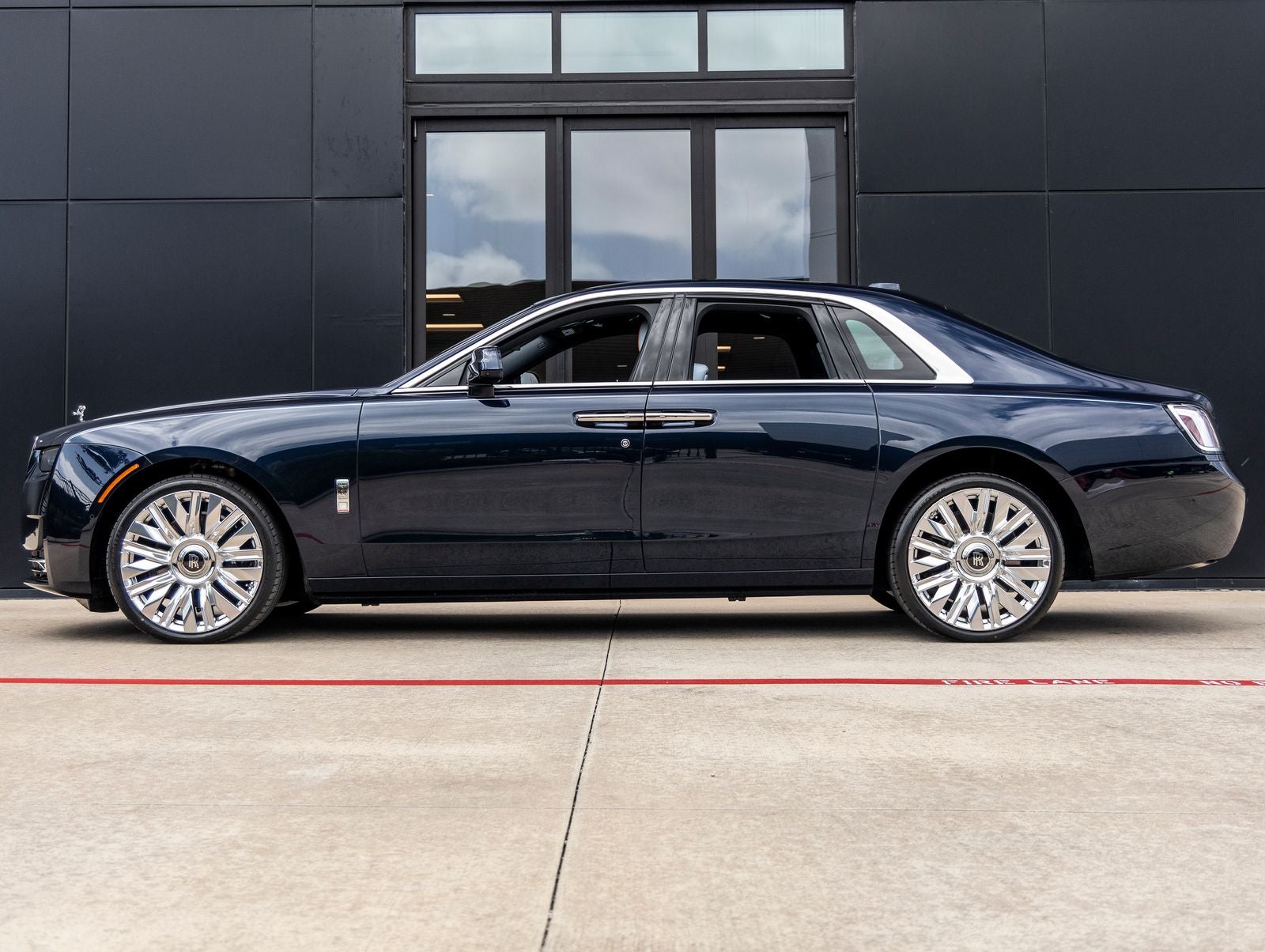 2027 Rolls-Royce Ghost Base