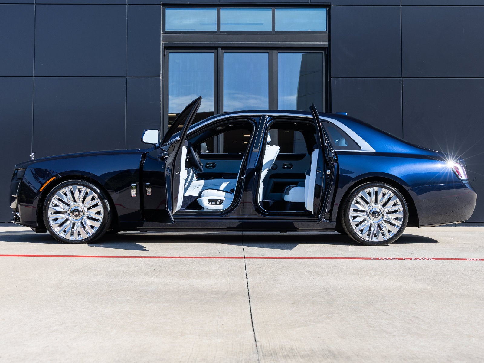 2027 Rolls-Royce Ghost 