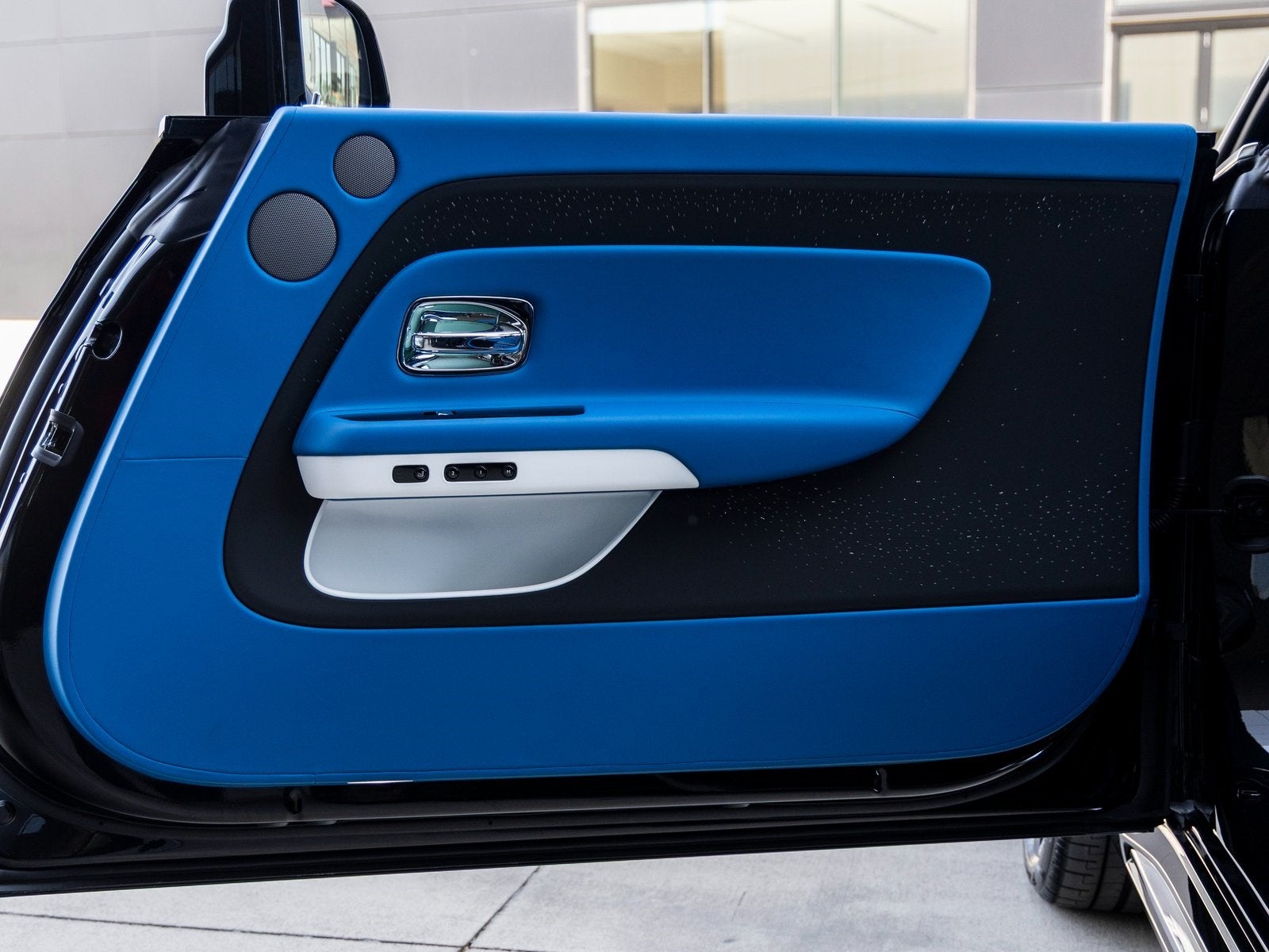 2025 Rolls-Royce Spectre Base